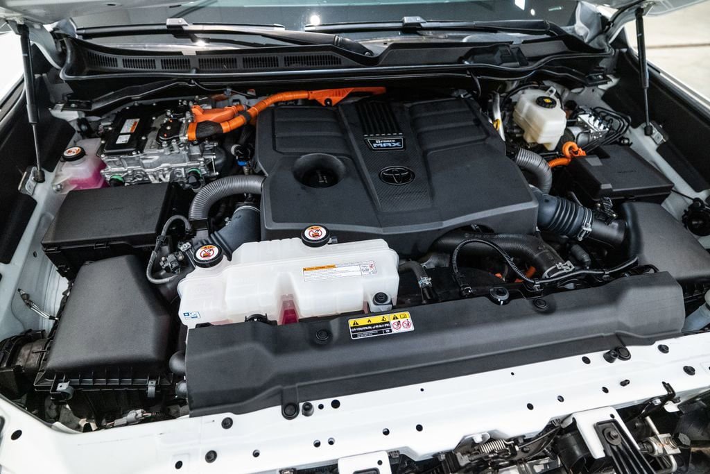 Certified 2023 Toyota Sequoia SR5 image 39