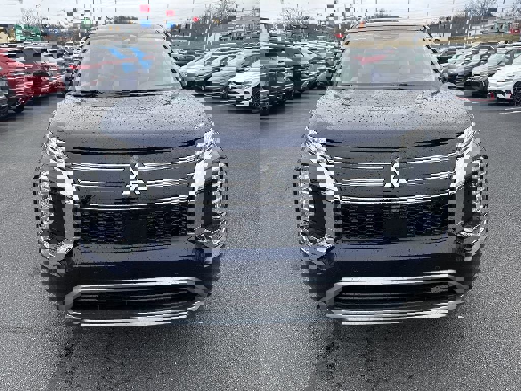 New 2025 Mitsubishi Outlander SE image 2