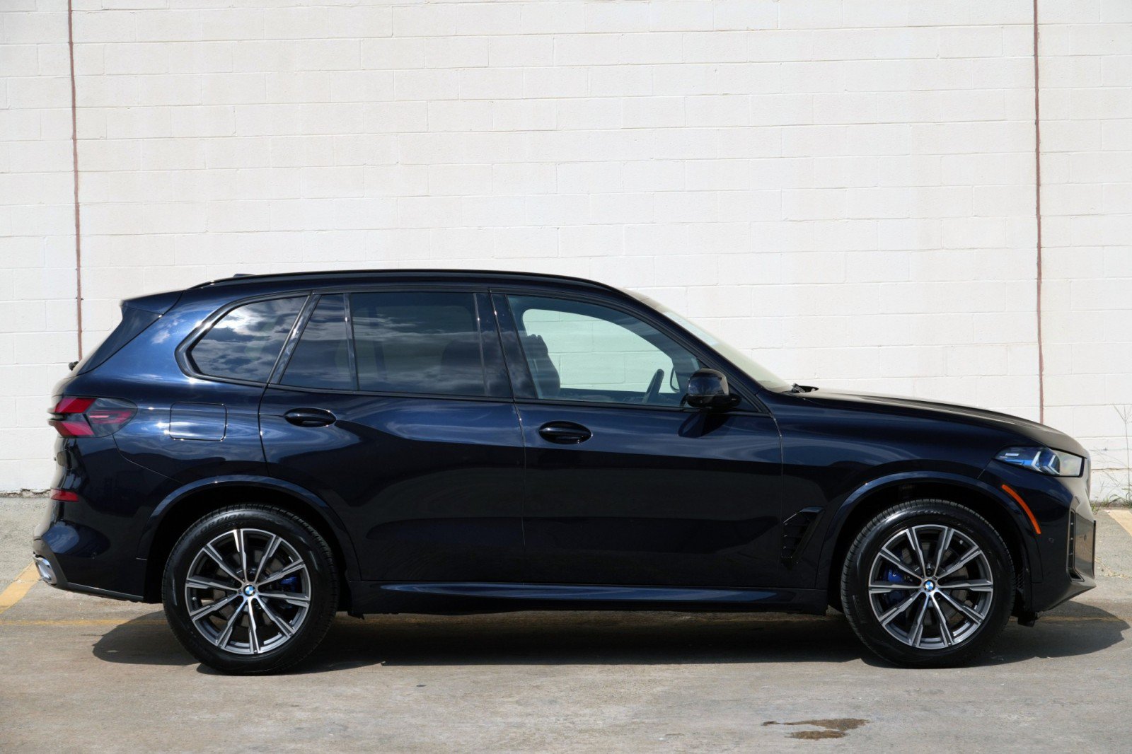 Used 2024 BMW X5 sDrive40i w/ M Sport Package RWD image 59