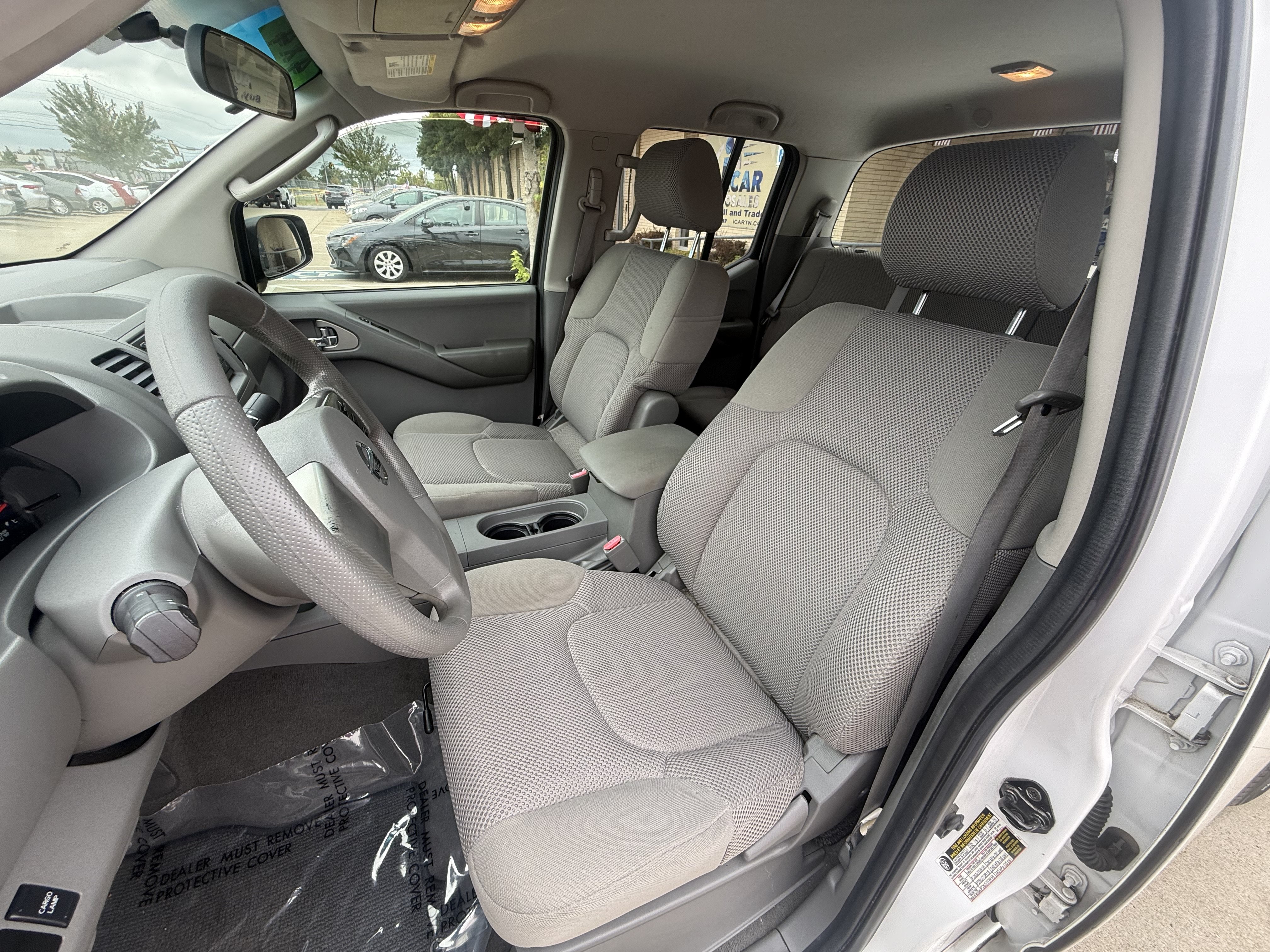Used 2008 Nissan Frontier SE w/ SE Value Truck Pkg AWD/4WD image 9