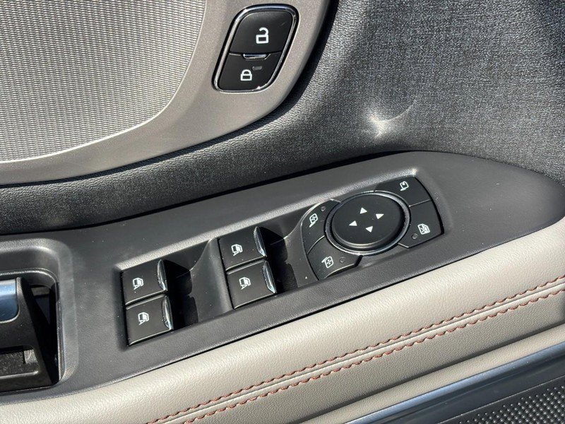 Used 2025 Ford Expedition Active image 19