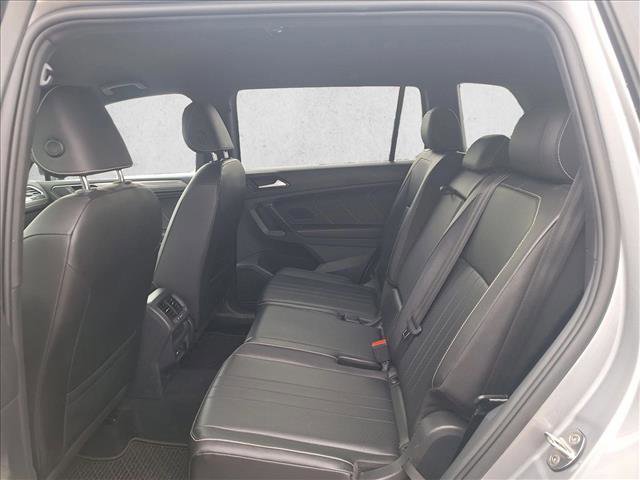 Used 2022 Volkswagen Tiguan SE R-Line image 15