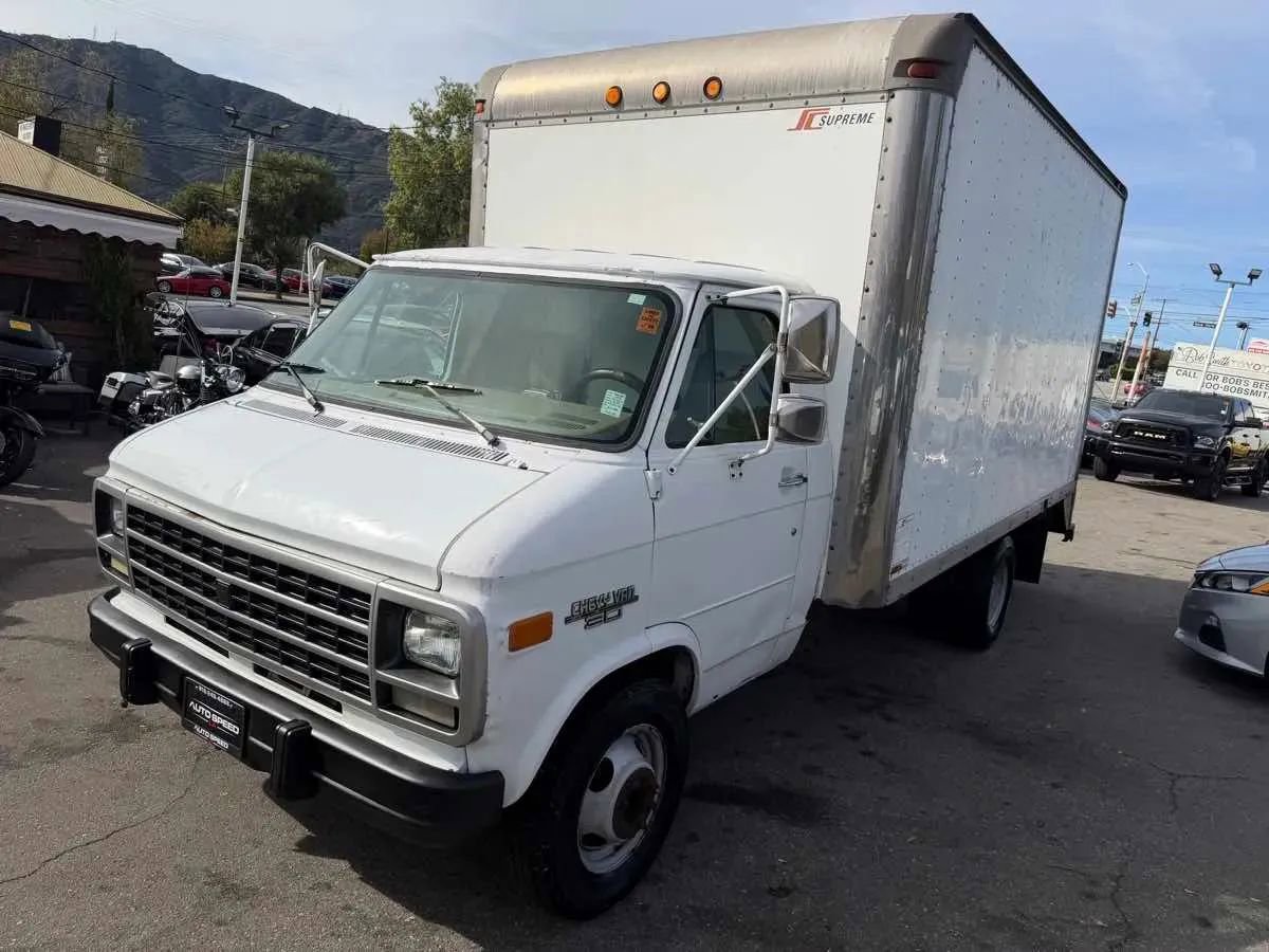 Used 1995 Chevrolet G30 RWD image 2