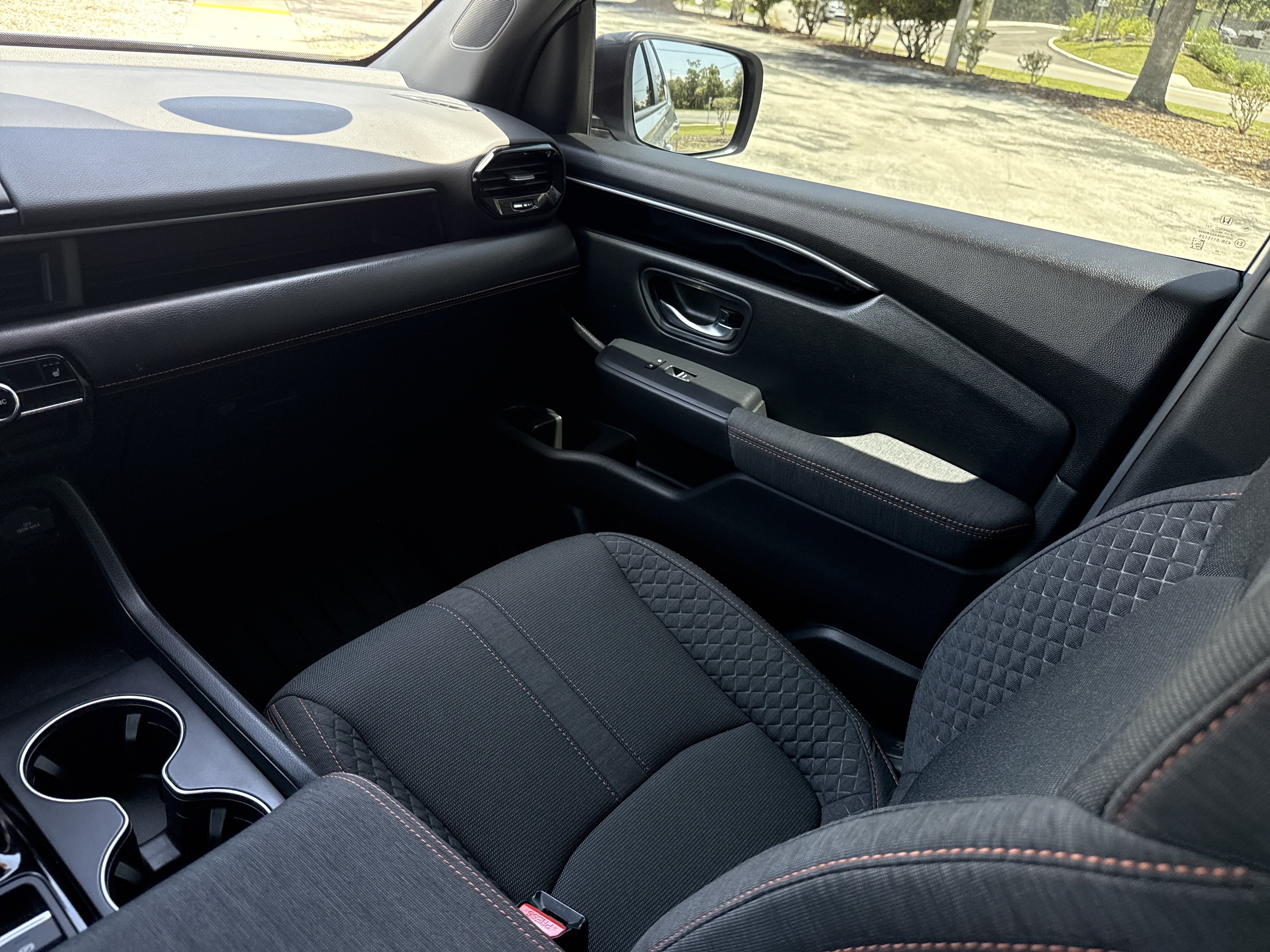 Certified 2025 Honda Pilot Sport image 23
