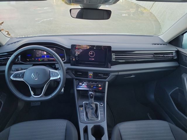 Used 2025 Volkswagen Jetta S image 23