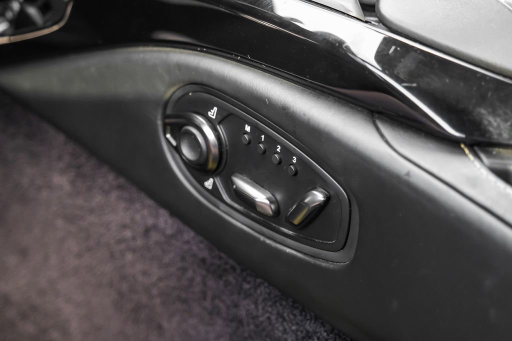 Used 2020 Aston Martin V8 Vantage Coupe RWD image 34