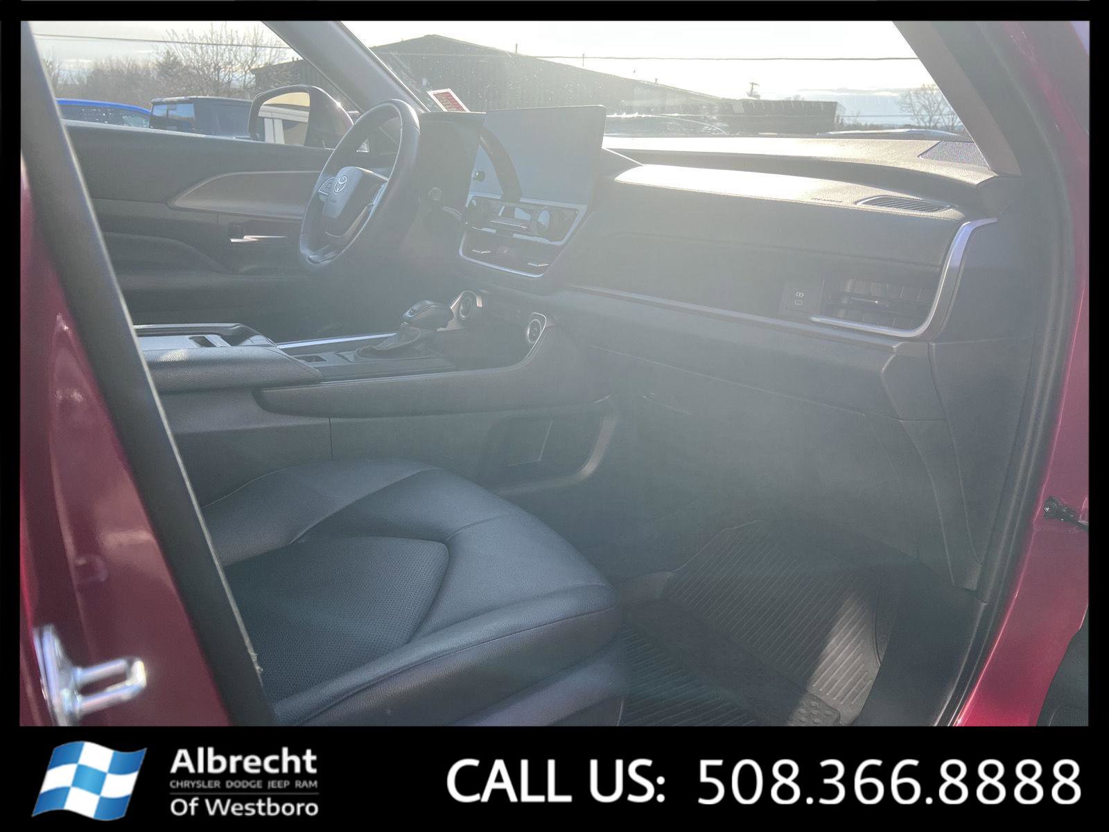 Used 2024 Toyota Grand Highlander XLE image 21