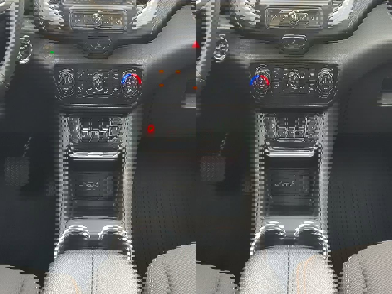 Used 2021 GMC Terrain SLE w/ Driver Convenience Package image 17