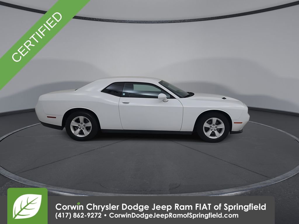 Certified 2016 Dodge Challenger SXT image 17