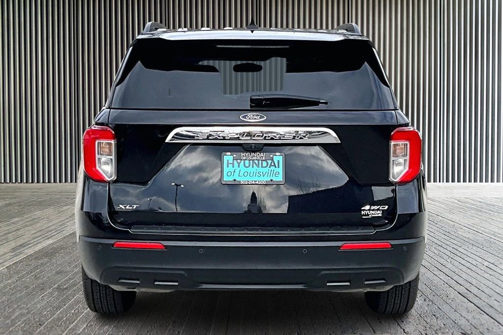 Used 2022 Ford Explorer XLT image 5