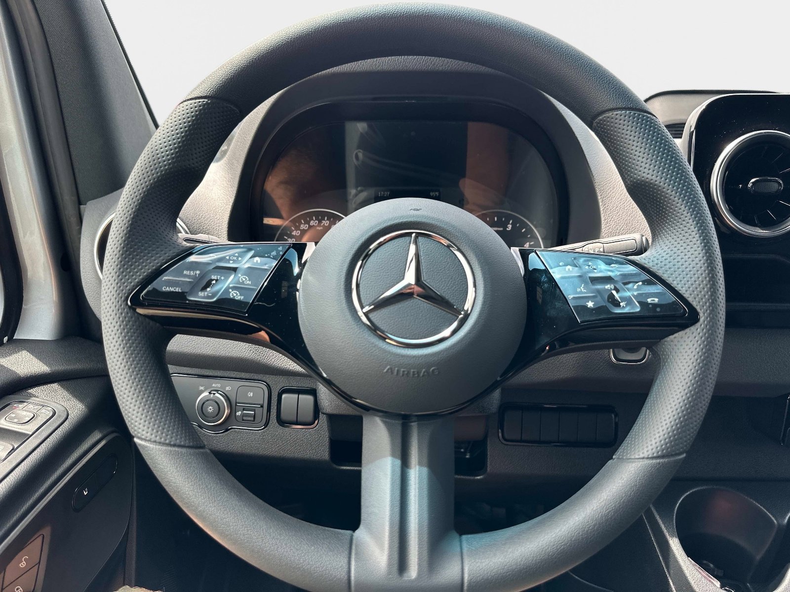 New 2025 Mercedes-Benz Sprinter 2500 image 21