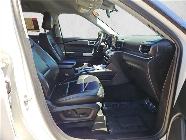 Used 2021 Ford Explorer XLT w/ Equipment Group 202A AWD/4WD image 21