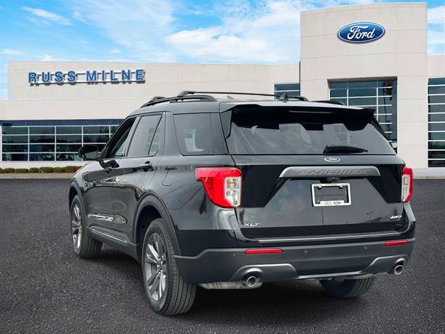 Used 2023 Ford Explorer XLT w/ Equipment Group 202A image 5