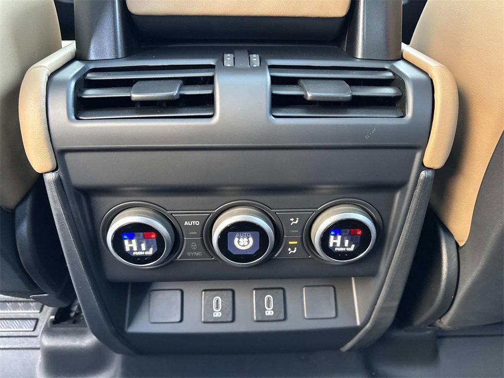 New 2026 Land Rover Defender 110 X-Dynamic SE image 15