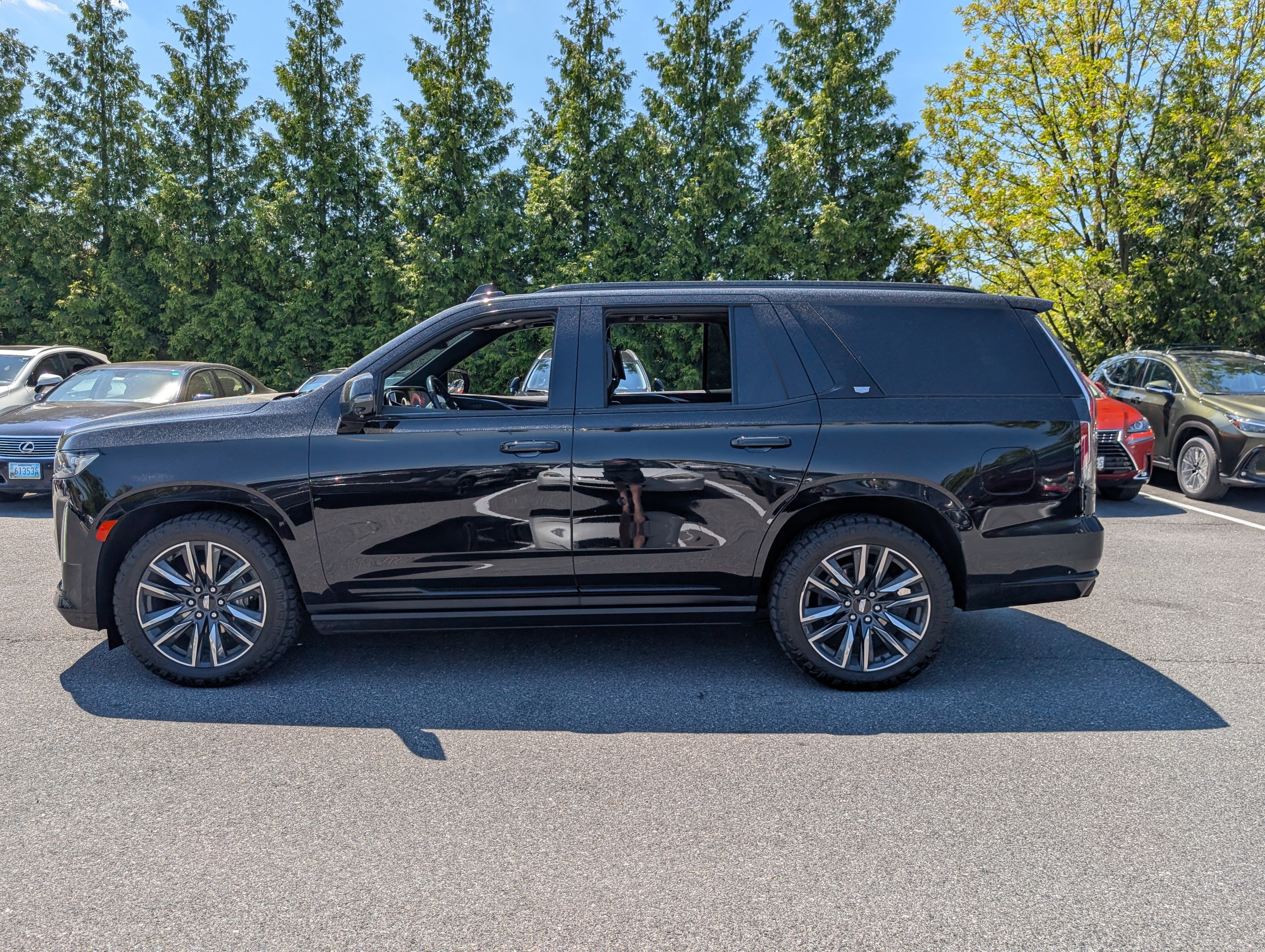 Used 2021 Cadillac Escalade Sport w/ Driver Assist Tech Package AWD/4WD image 6