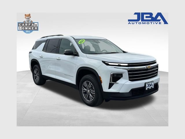 Used 2025 Chevrolet Traverse LT image 1
