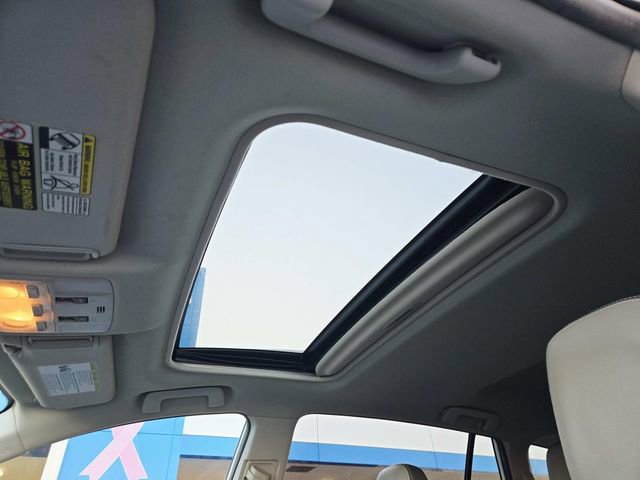 Used 2013 Toyota RAV4 Limited AWD/4WD image 6