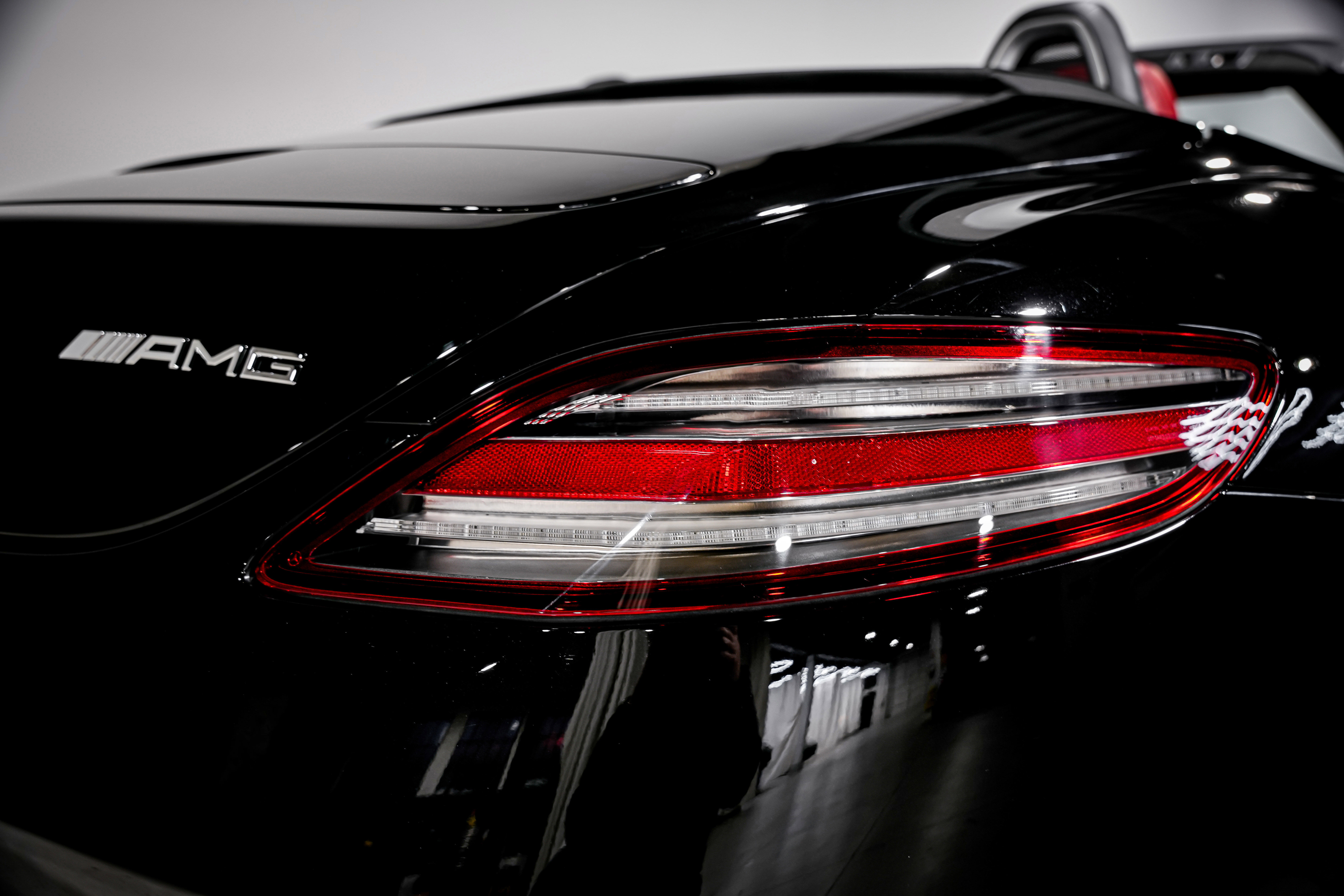 Used 2012 Mercedes-Benz SLS AMG Roadster image 33