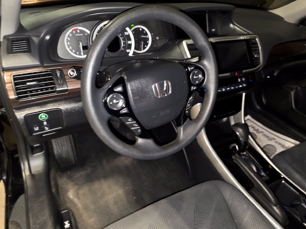 Used 2017 Honda Accord EX image 5