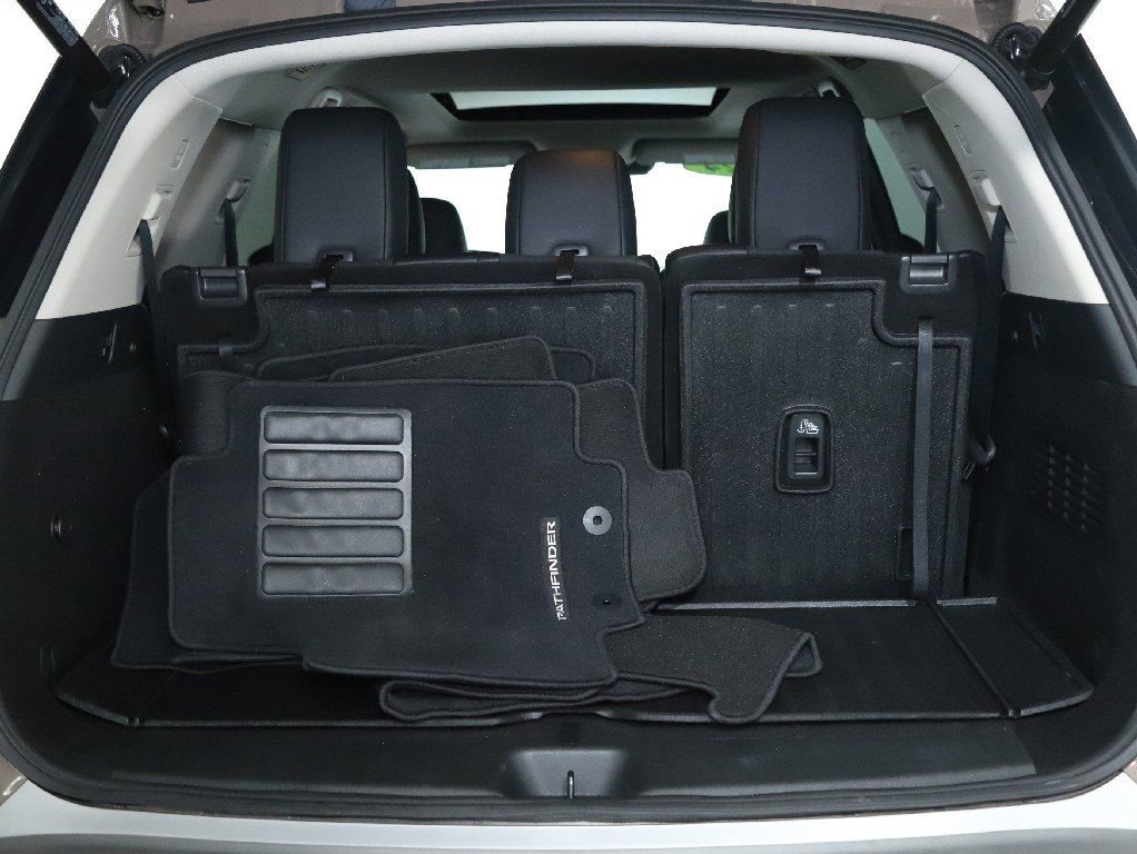 Certified 2024 Nissan Pathfinder Platinum image 36