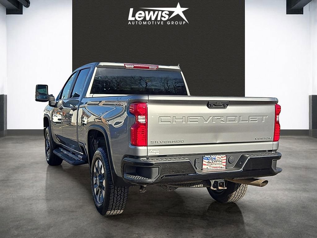 Used 2024 Chevrolet Silverado 2500 Custom w/ Custom Convenience Package image 3