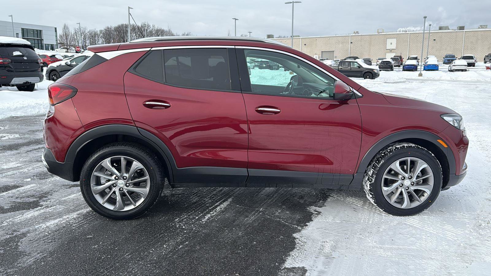 Used 2022 Buick Encore GX Essence w/ Experience Buick Package image 4