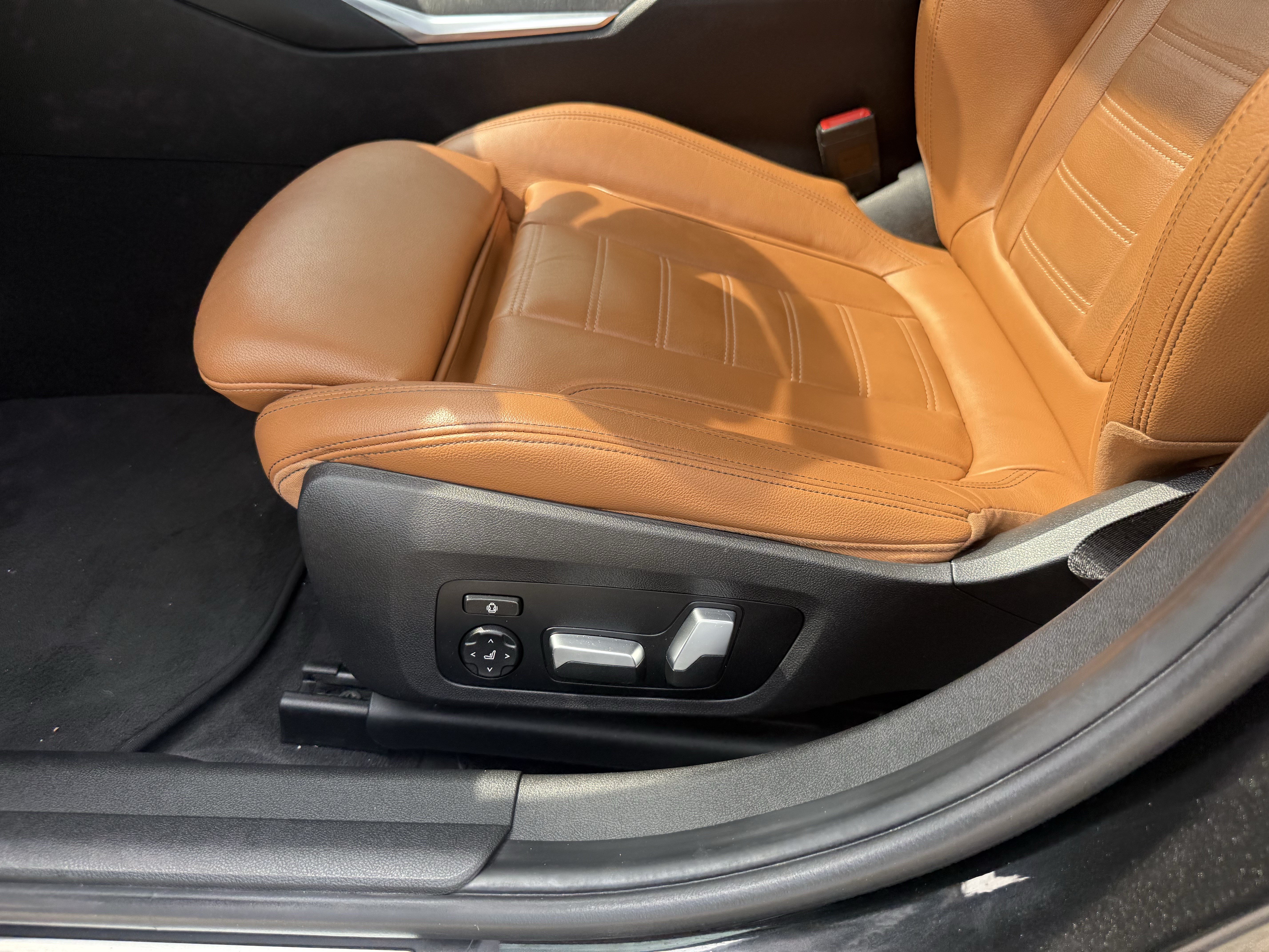 Used 2019 BMW 330i Sedan w/ Premium Package RWD image 29