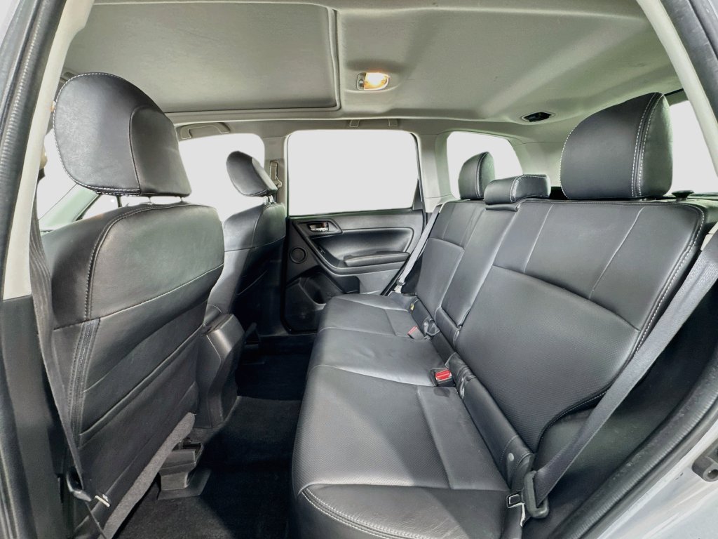 Used 2014 Subaru Forester 2.5i Touring AWD/4WD image 14