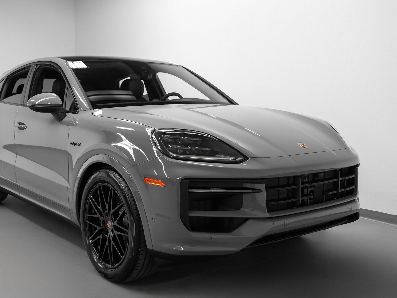 New 2026 Porsche Cayenne E-Hybrid Coupe AWD/4WD image 9