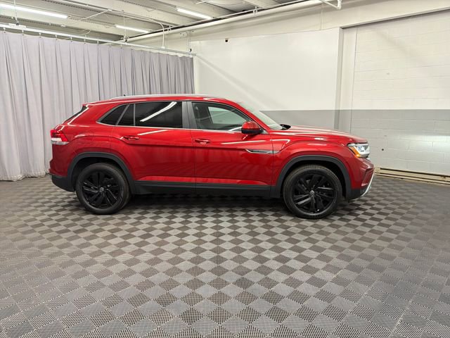 Used 2023 Volkswagen Atlas Cross Sport SE w/ Panoramic Sunroof Package FWD image 4