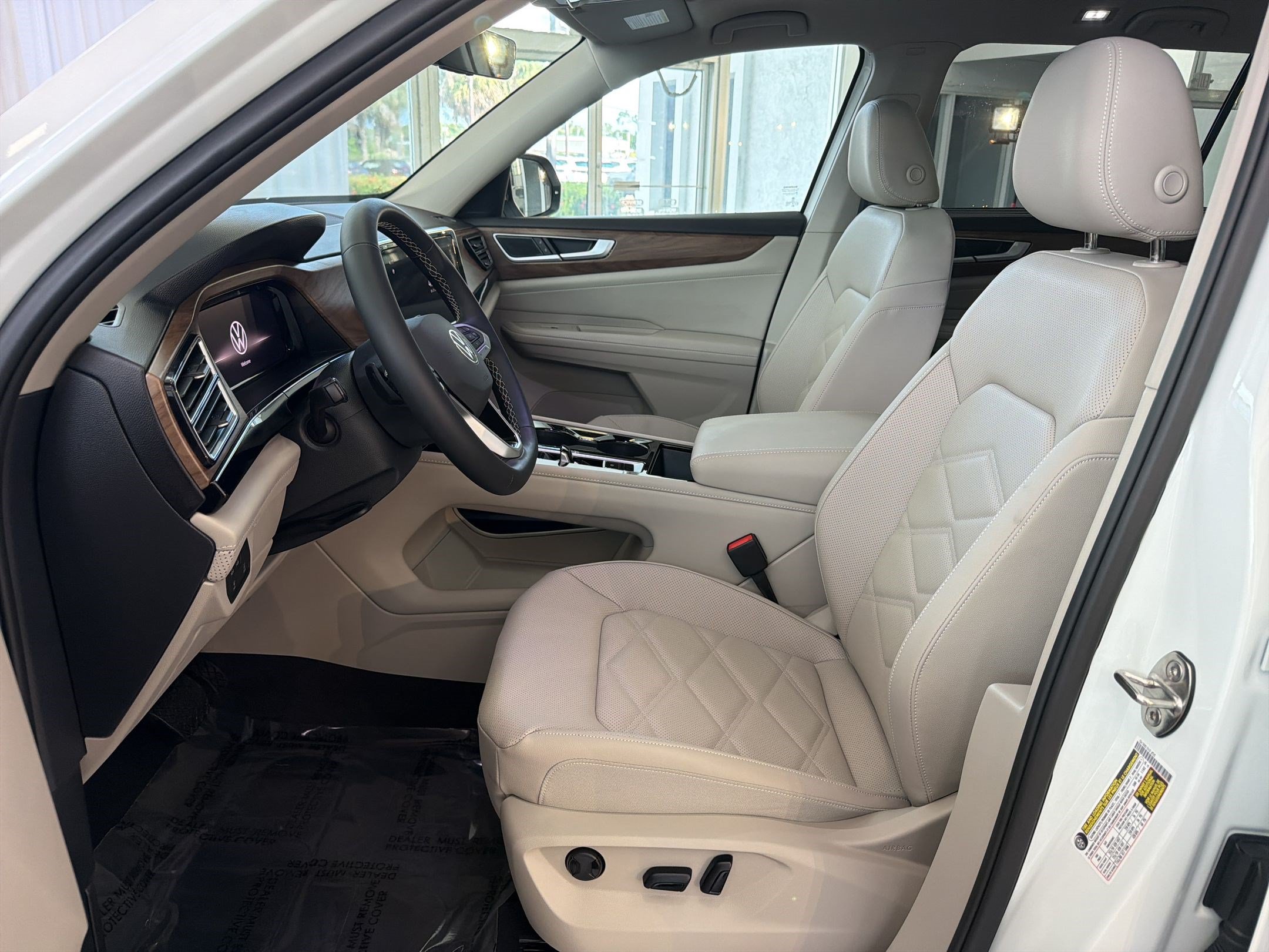 New 2026 Volkswagen Atlas SE FWD image 5