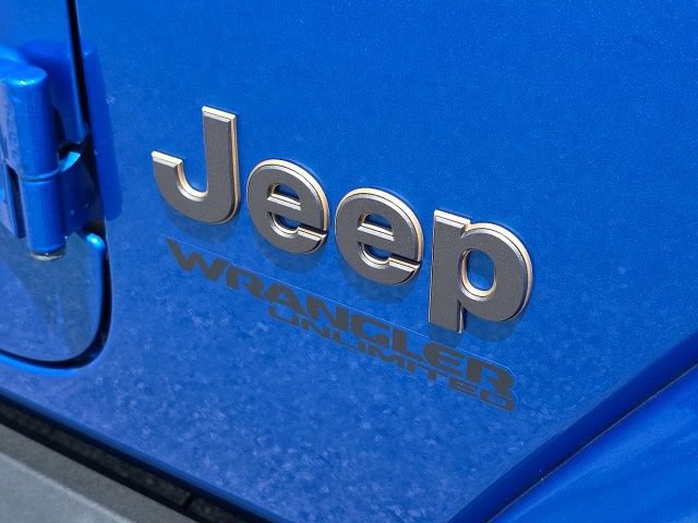 Used 2021 Jeep Wrangler Unlimited Rubicon w/ Trailer Tow Package AWD/4WD image 11