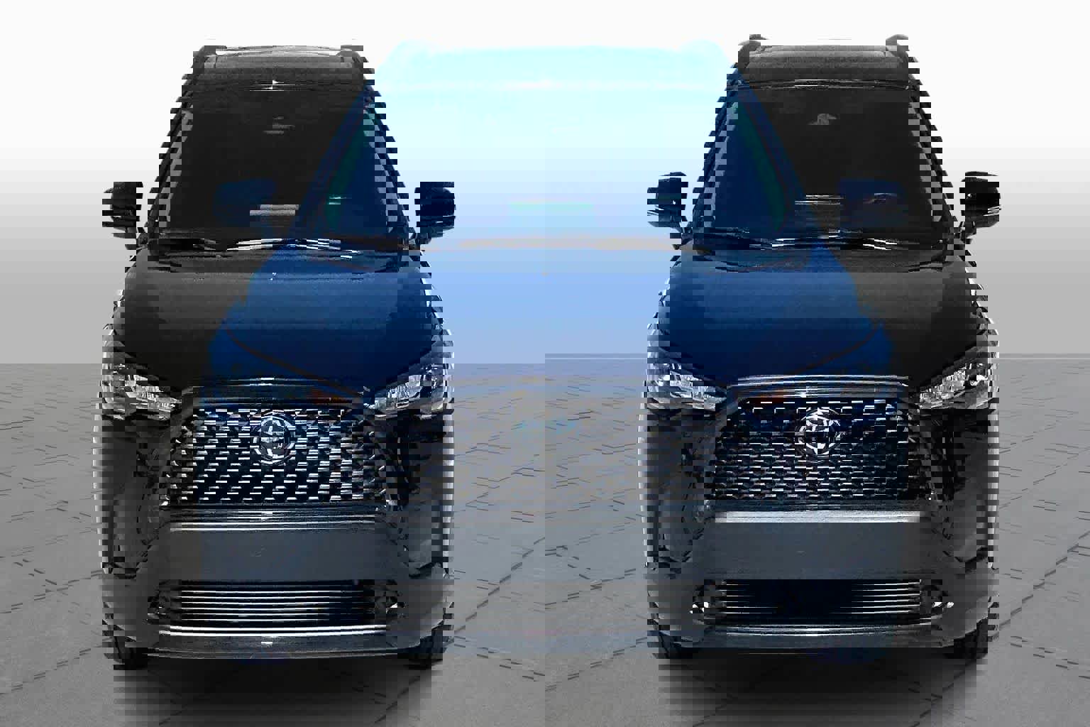 Used 2024 Toyota Corolla Cross LE w/ Moonroof Package image 4