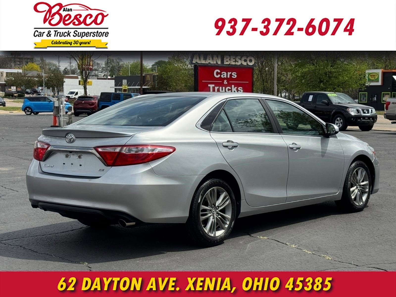 Used 2016 Toyota Camry SE image 4
