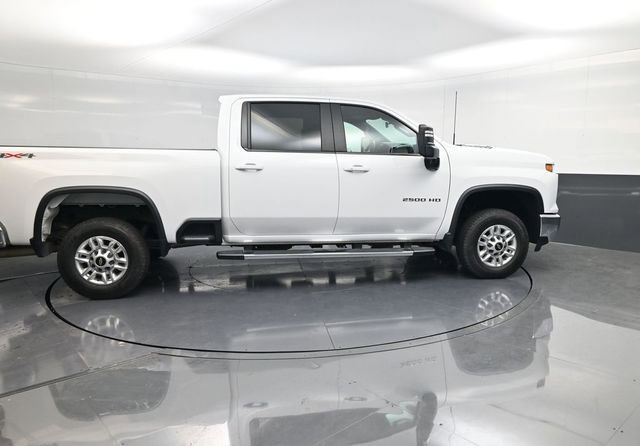 Used 2025 Chevrolet Silverado 2500 LT w/ Convenience Package image 2