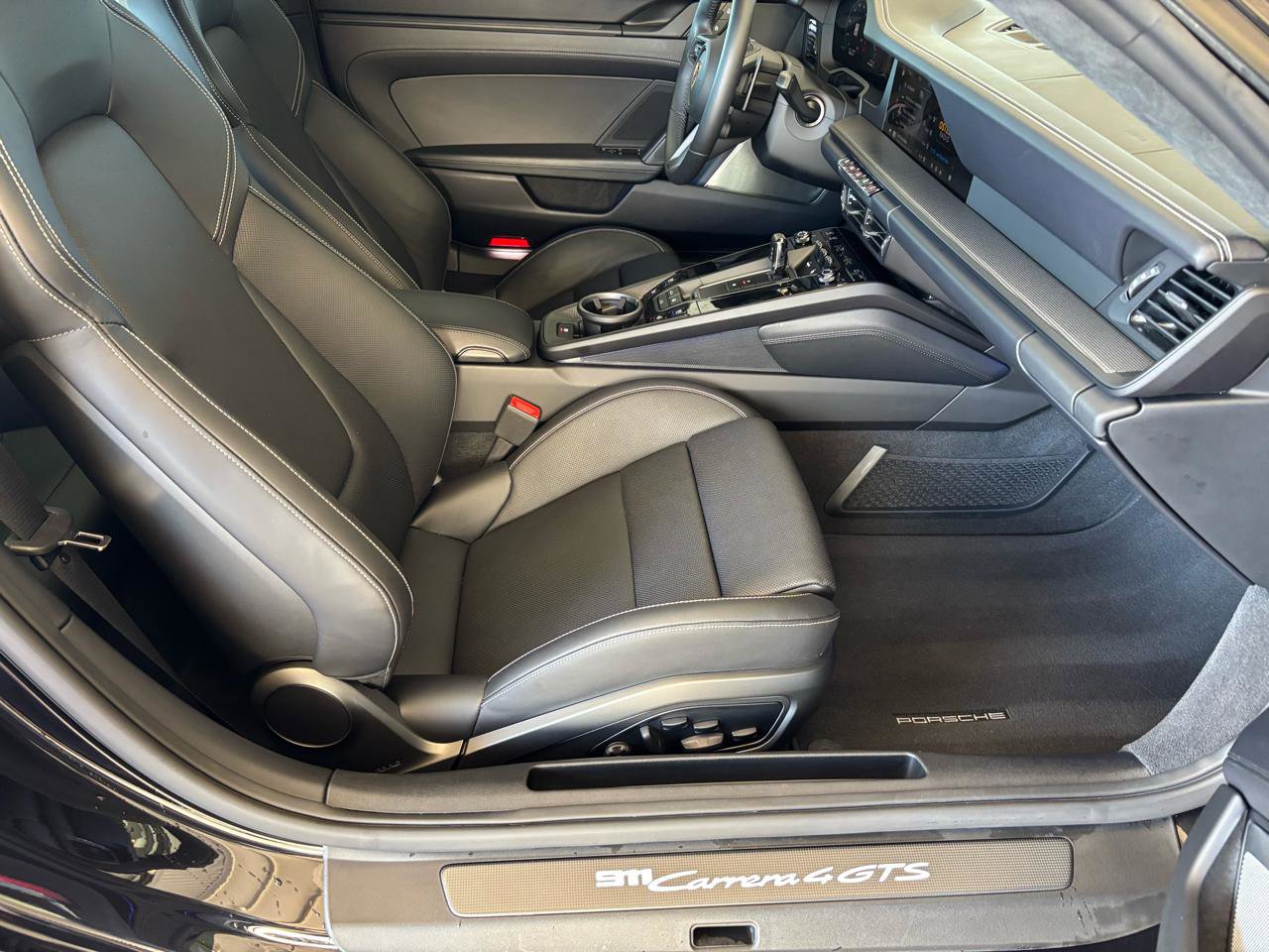 Used 2025 Porsche 911 Carrera 4 GTS image 29