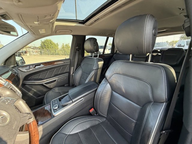 Used 2013 Mercedes-Benz GL 550 4MATIC image 13