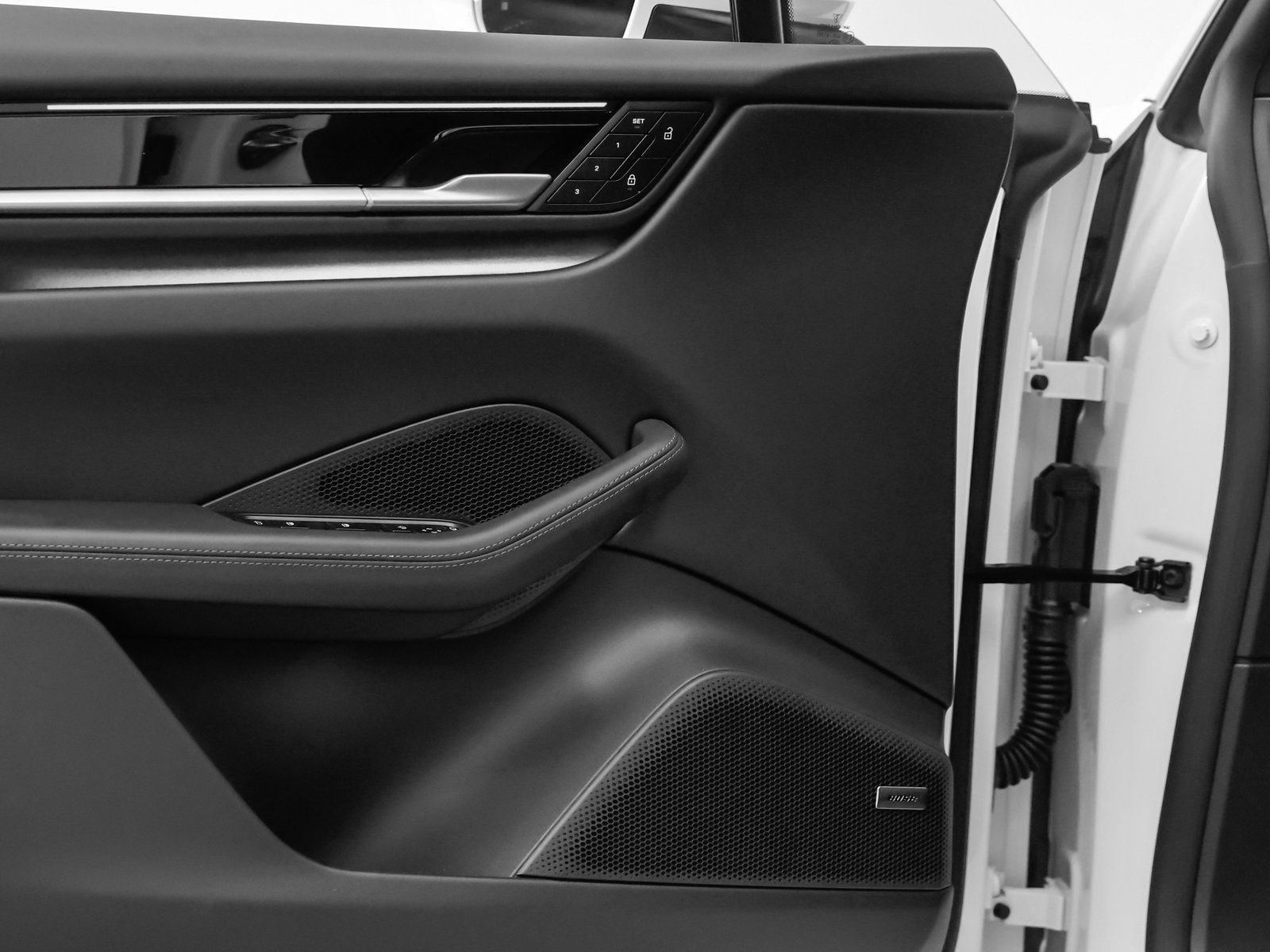 Certified 2025 Porsche Macan 4S Electric image 25