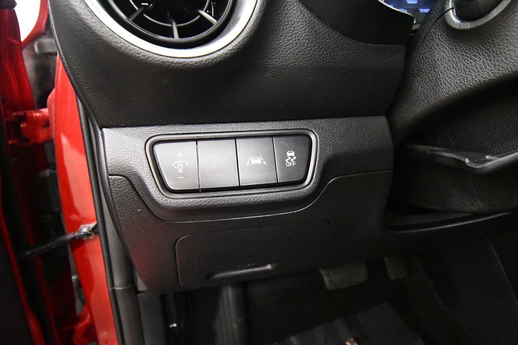 Certified 2019 Kia Forte LXS image 18