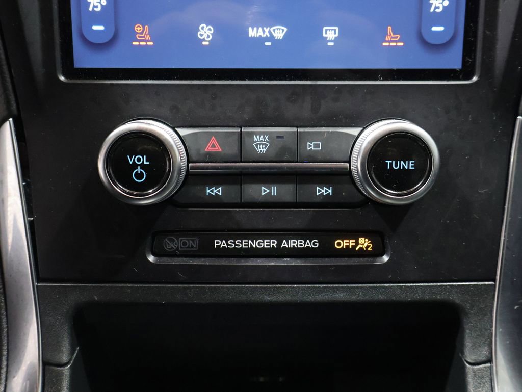 Used 2024 Ford Edge Titanium w/ Equipment Group 301A AWD/4WD image 31