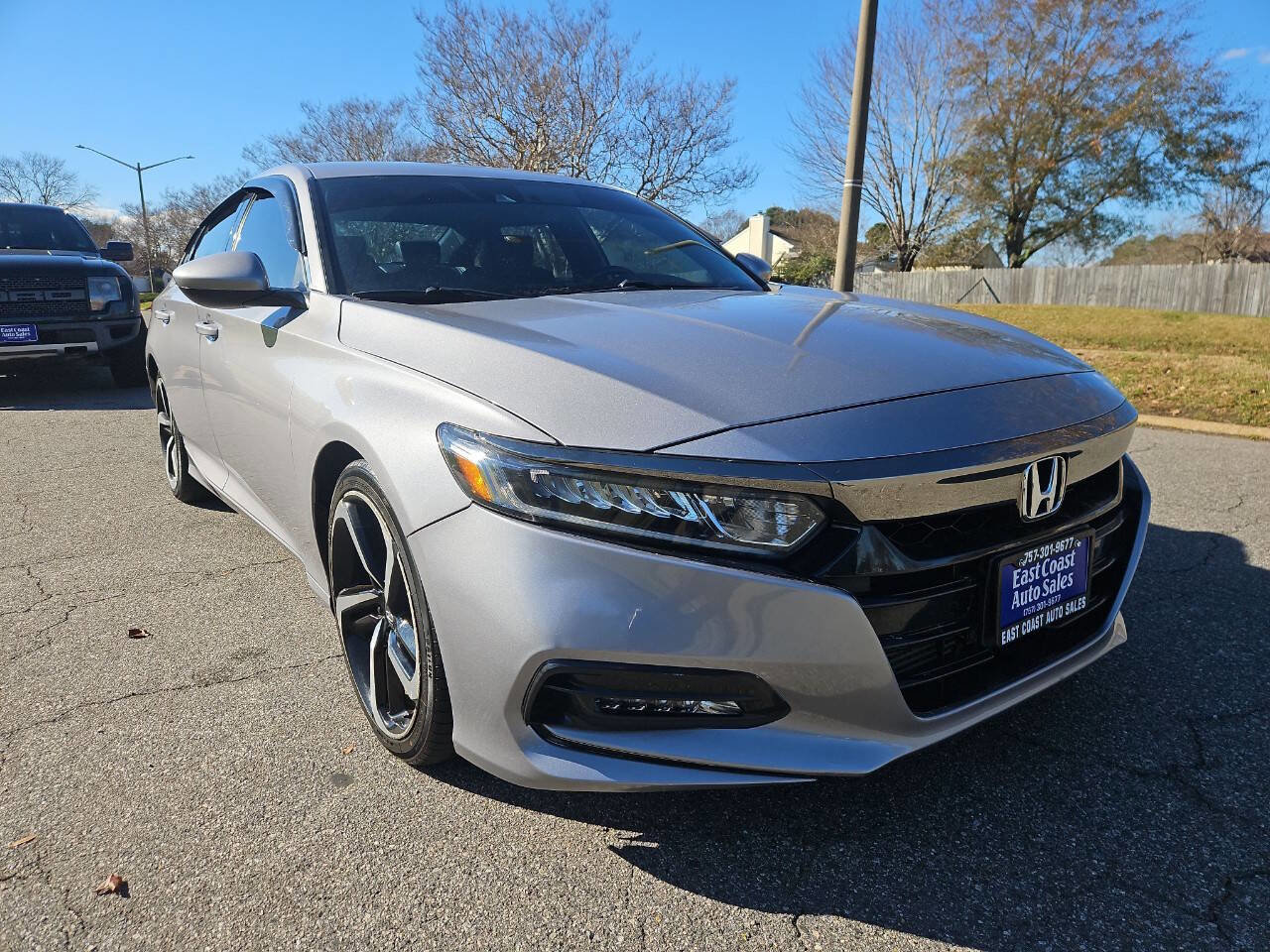 Used 2018 Honda Accord Sport image 8