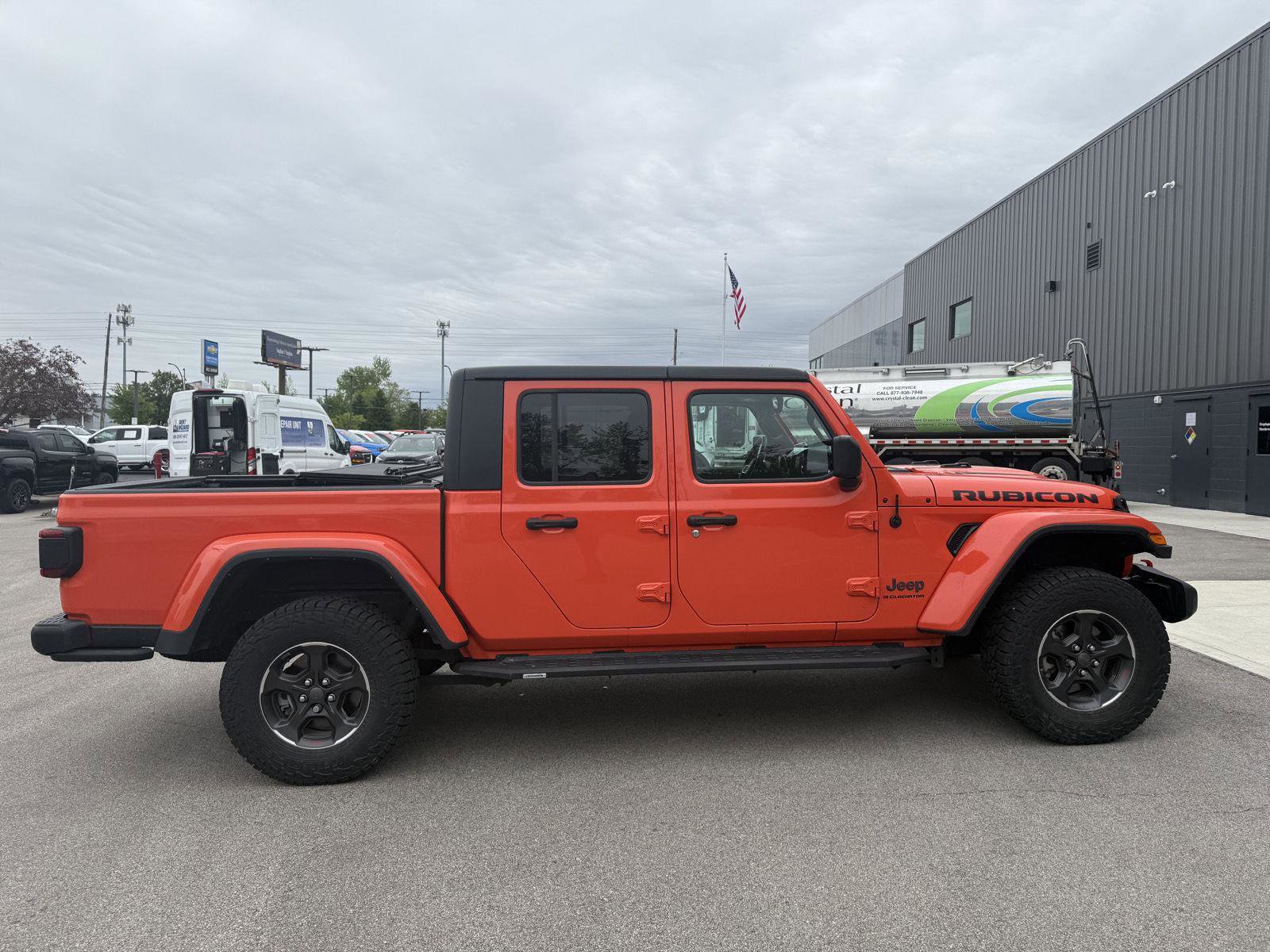 Used 2023 Jeep Gladiator Rubicon w/ LED Lighting Group AWD/4WD image 2