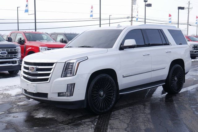 Used 2017 Cadillac Escalade Luxury image 8