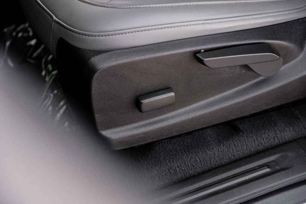 Used 2021 Chevrolet Colorado W/T w/ WT Convenience Package image 29