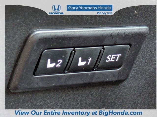 Used 2018 Toyota RAV4 Limited w/ Advanced Technology Package image 25