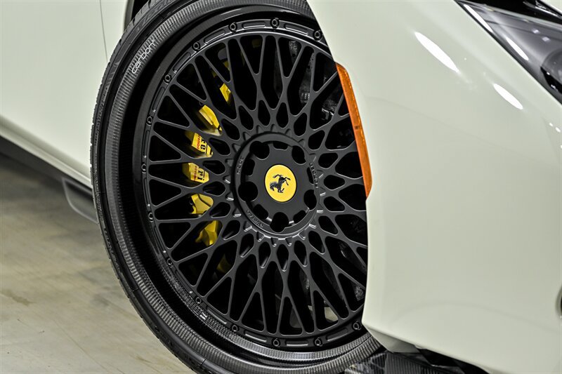Used 2022 Ferrari F8 Tributo RWD image 3