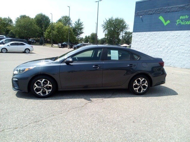 Used 2020 Kia Forte LXS image 2