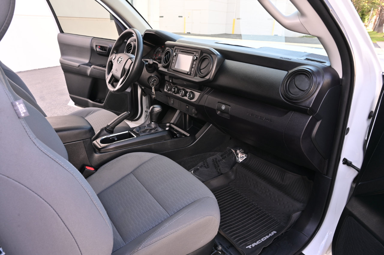 Used 2017 Toyota Tacoma SR AWD/4WD image 13