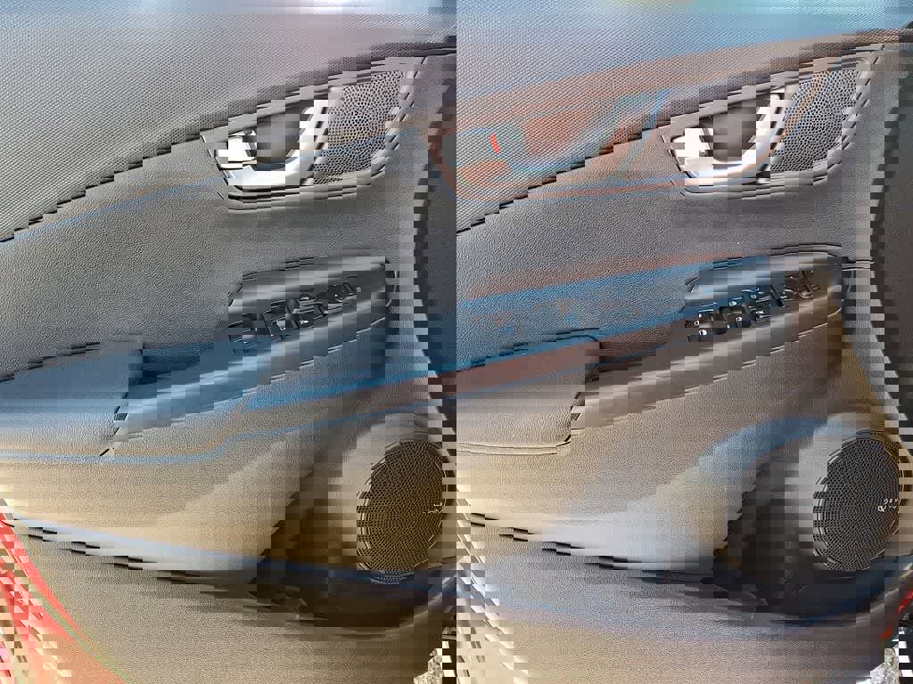 Used 2021 Hyundai Kona Limited w/ Cargo Package image 12