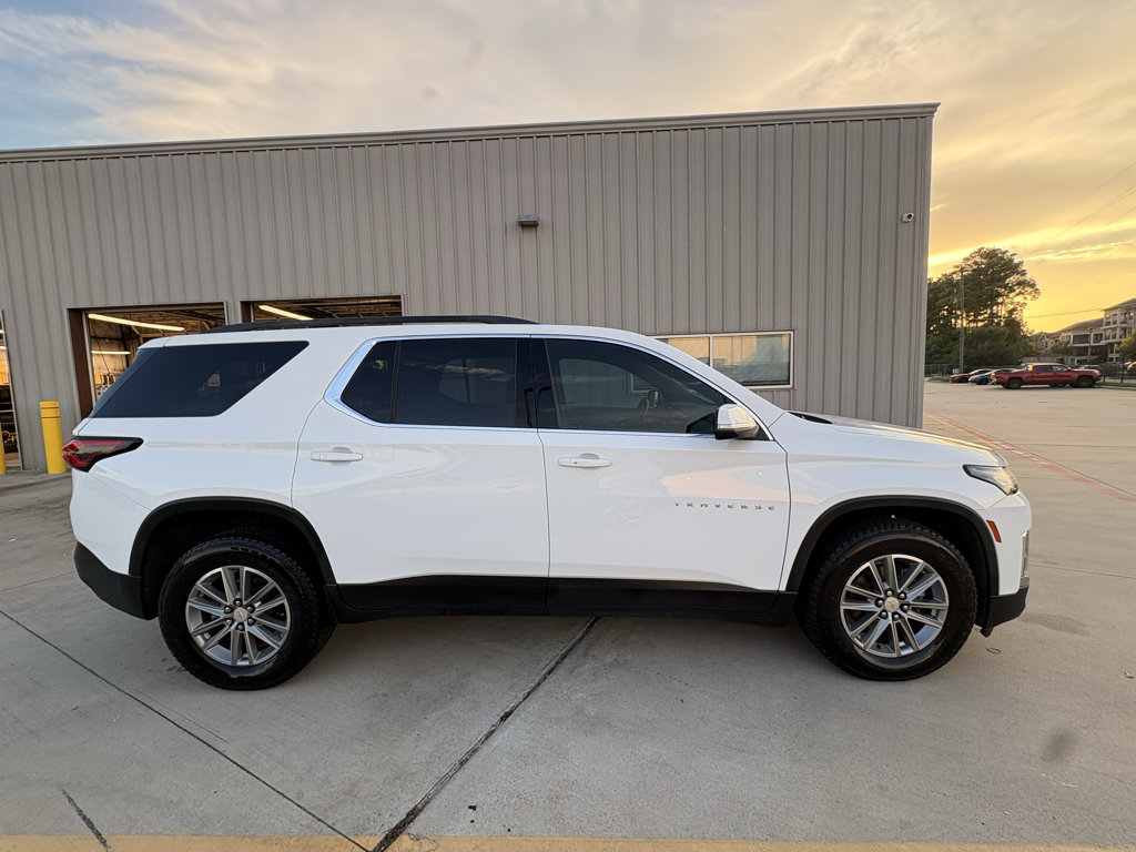 Used 2023 Chevrolet Traverse LT FWD image 9